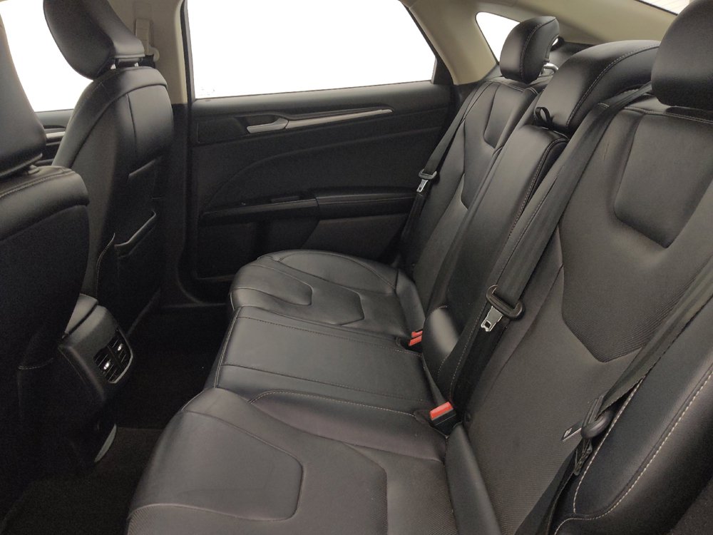 Used 2020 Ford Fusion Titanium AWD/4WD image 18
