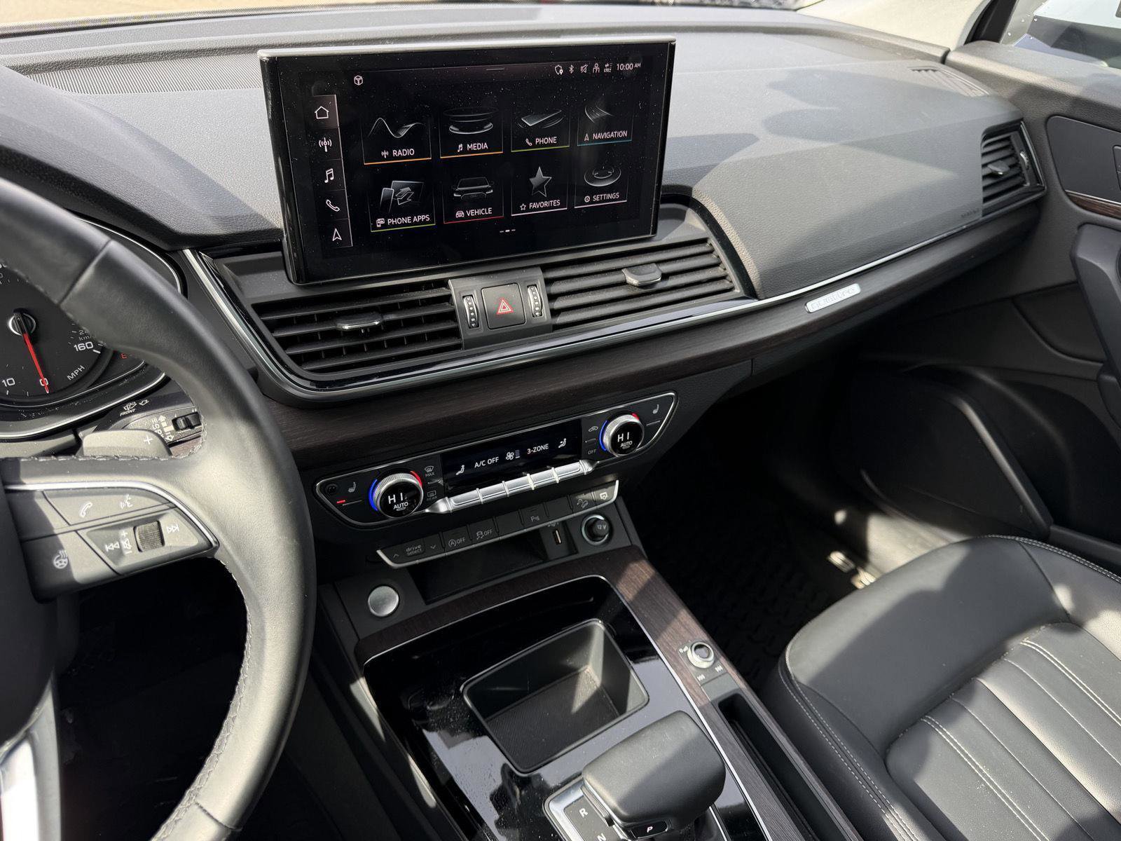 Used 2023 Audi Q5 2.0T Premium w/ Convenience Package AWD/4WD image 17