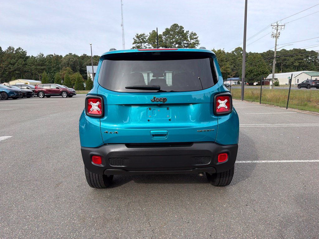 Used 2022 Jeep Renegade Sport w/ Sport Appearance Group AWD/4WD image 6