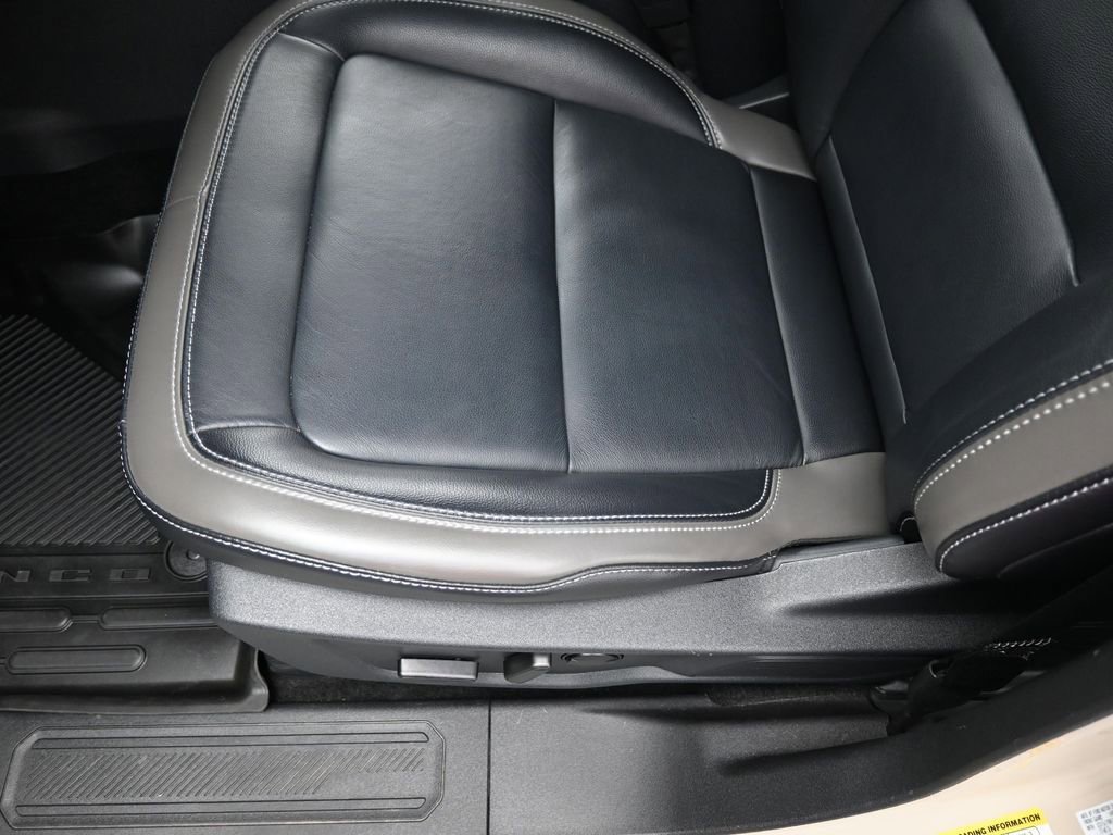 Used 2025 Ford Bronco Outer Banks w/ Sasquatch Package AWD/4WD image 10