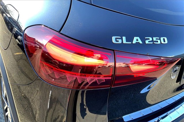 Used 2025 Mercedes-Benz GLA 250 4MATIC image 25