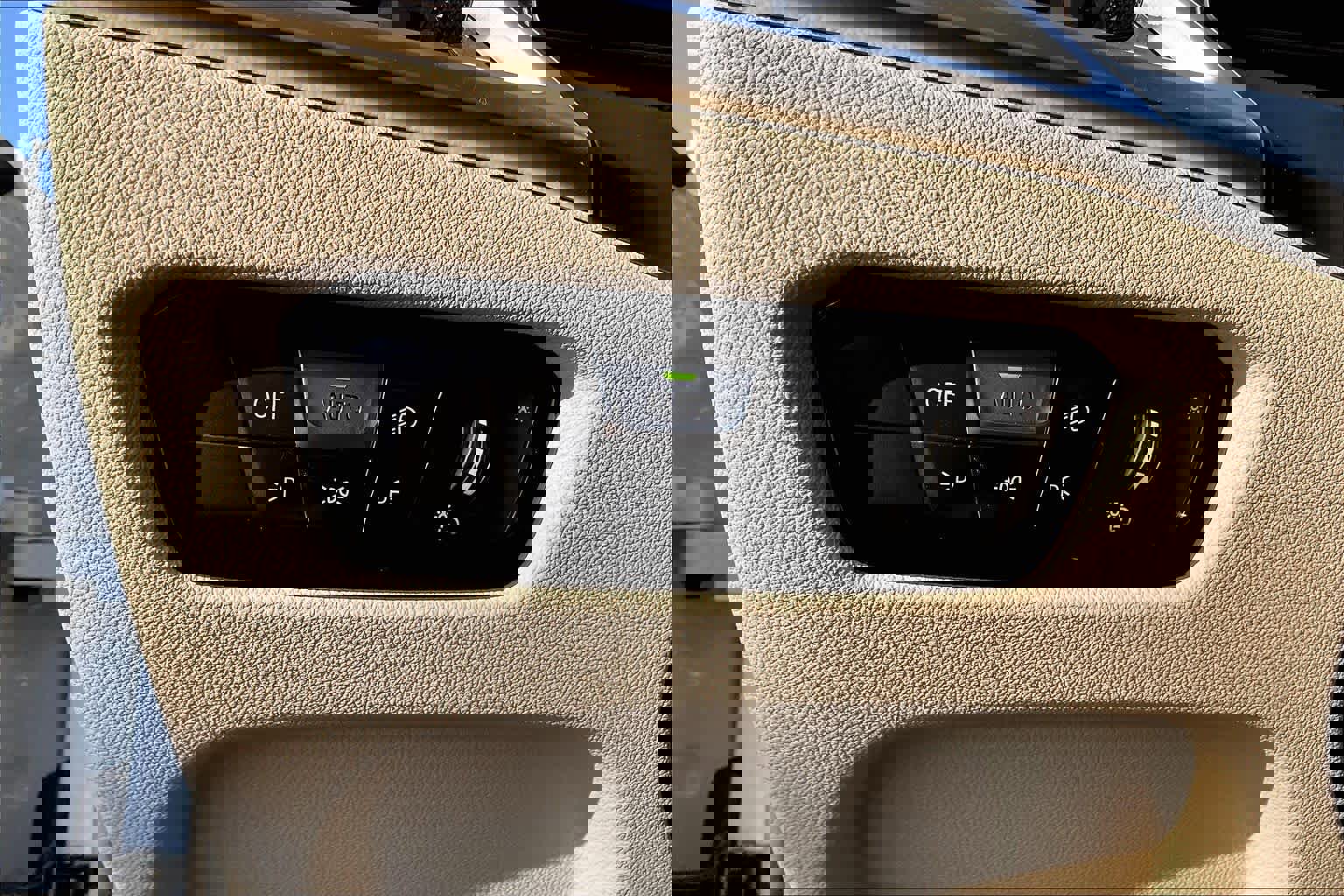 Certified 2025 BMW 330i Sedan w/ Premium Package image 34