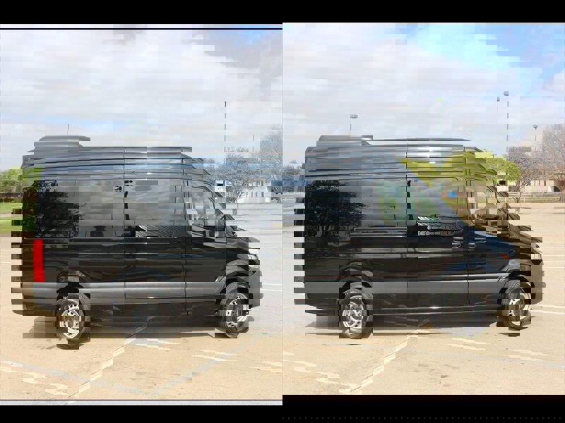 Used 2025 Mercedes-Benz Sprinter 2500 image 5