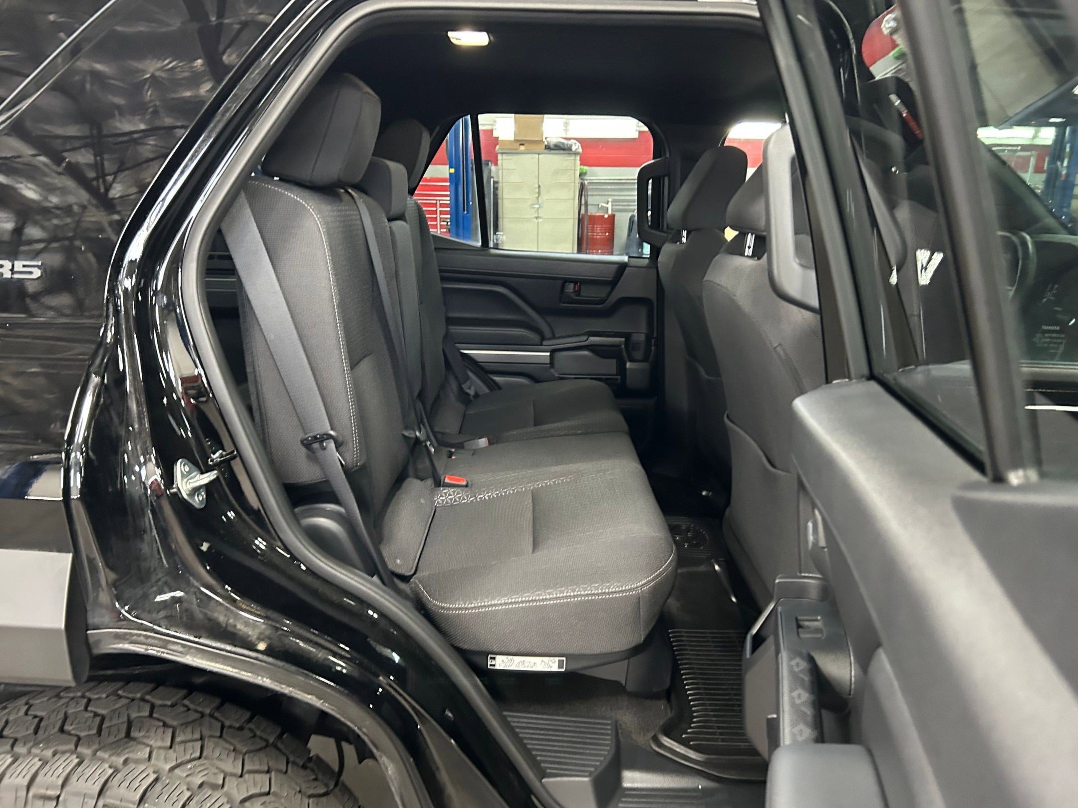 Used 2025 Toyota 4Runner SR5 AWD/4WD image 27