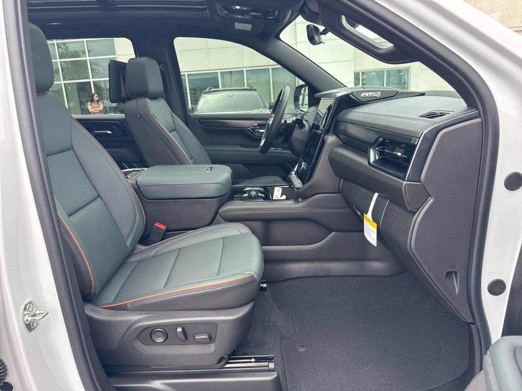 New 2026 GMC Yukon AT4 w/ AT4 Premium Plus Package AWD/4WD image 21