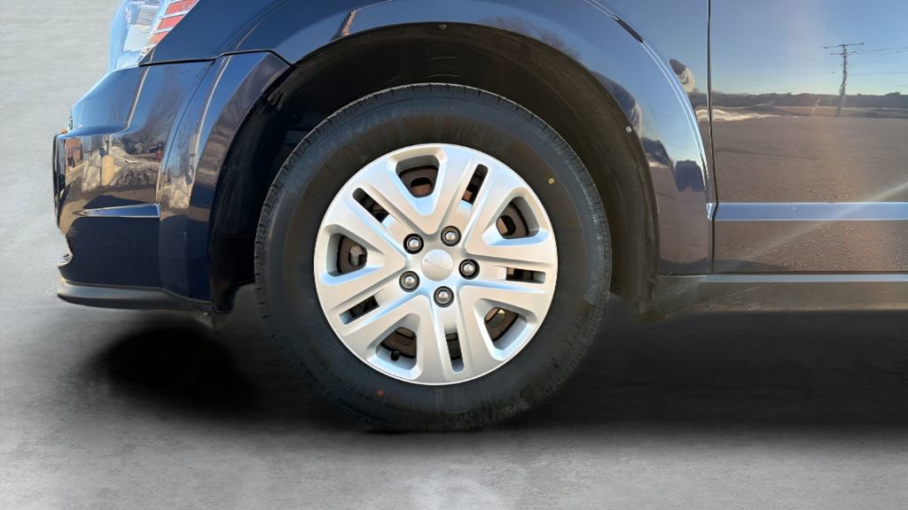 Used 2020 Dodge Journey SE w/ SE Popular Equipment Group image 39