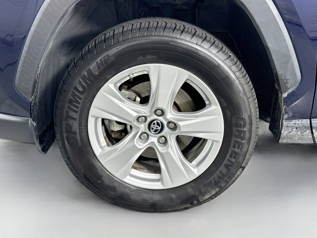 Used 2019 Toyota RAV4 XLE FWD image 33