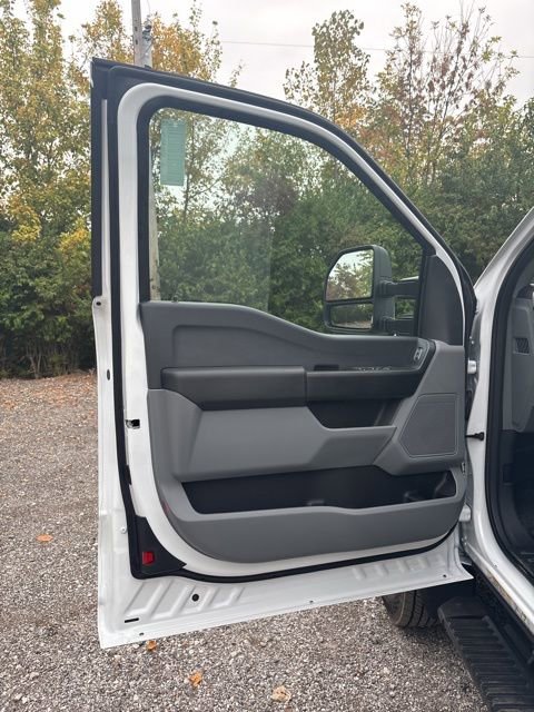 New 2026 Ford F450 XL w/ XL Chrome Package image 17