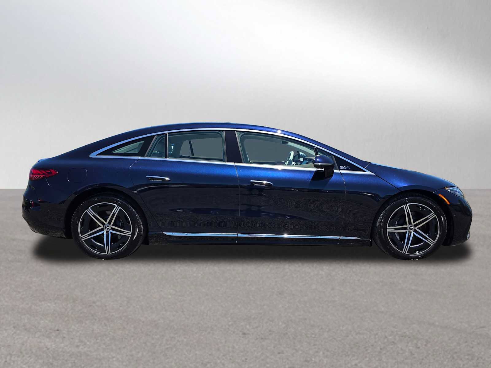 Used 2023 Mercedes-Benz EQS 450+ 4MATIC Sedan image 2