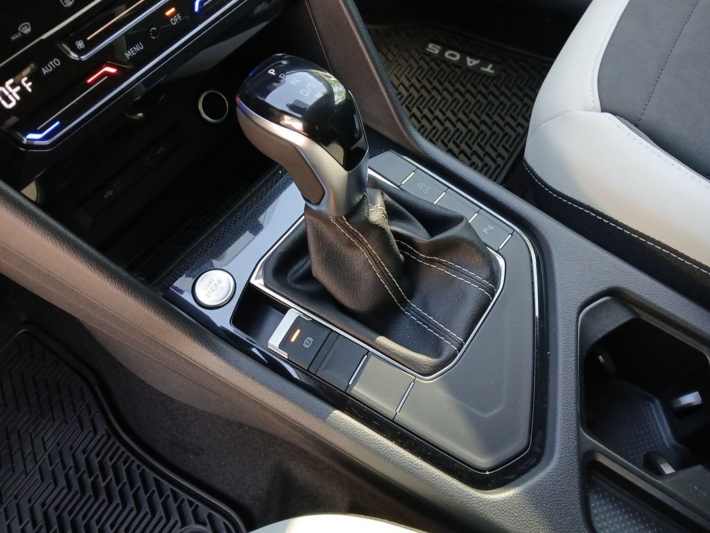 New 2026 Volkswagen Taos SE FWD image 22