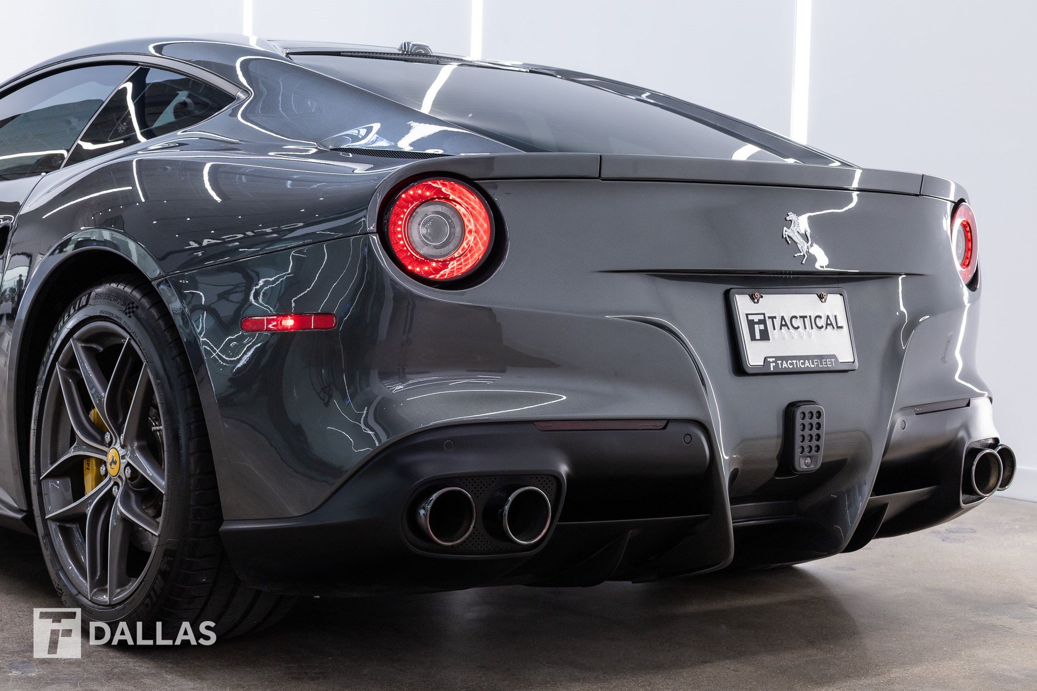Used 2015 Ferrari F12 Berlinetta RWD image 12