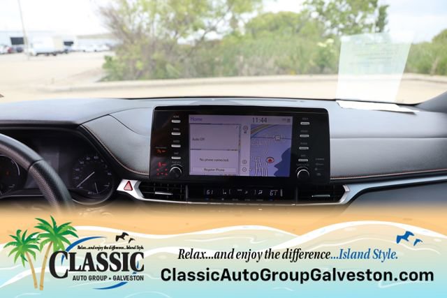 Certified 2023 Toyota Sienna XSE w/ XSE Plus Package FWD image 19