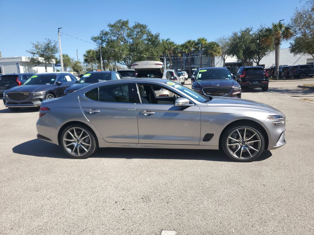 Used 2025 Genesis G70 2.5T image 3