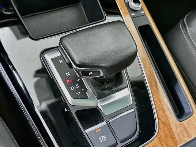 Used 2023 Audi Q5 2.0T Premium Plus w/ Premium Plus Package AWD/4WD image 18
