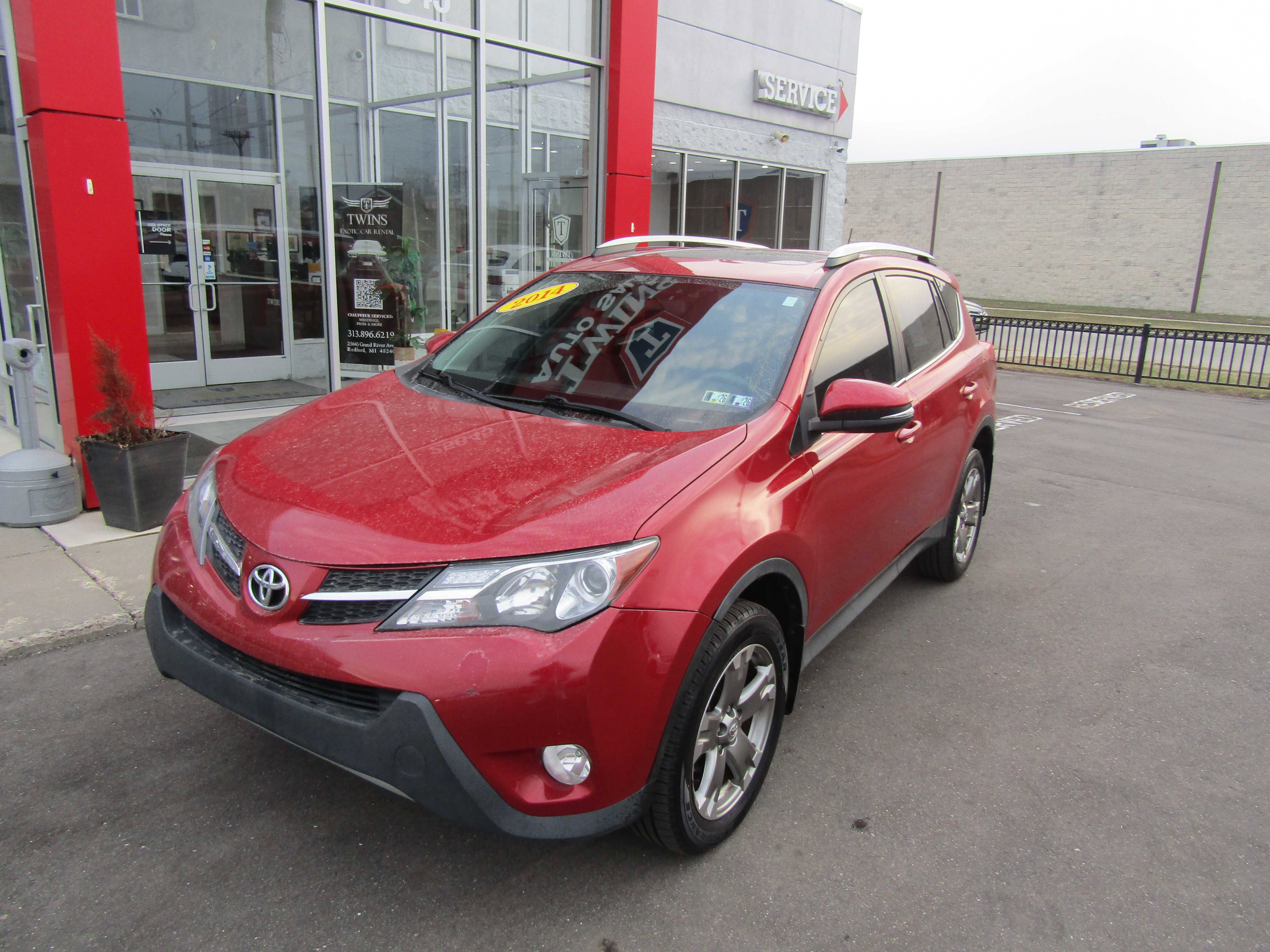 Used 2014 Toyota RAV4 XLE AWD/4WD image 2