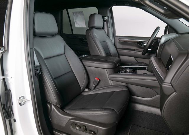 Used 2025 Chevrolet Tahoe LT w/ Comfort Package image 3