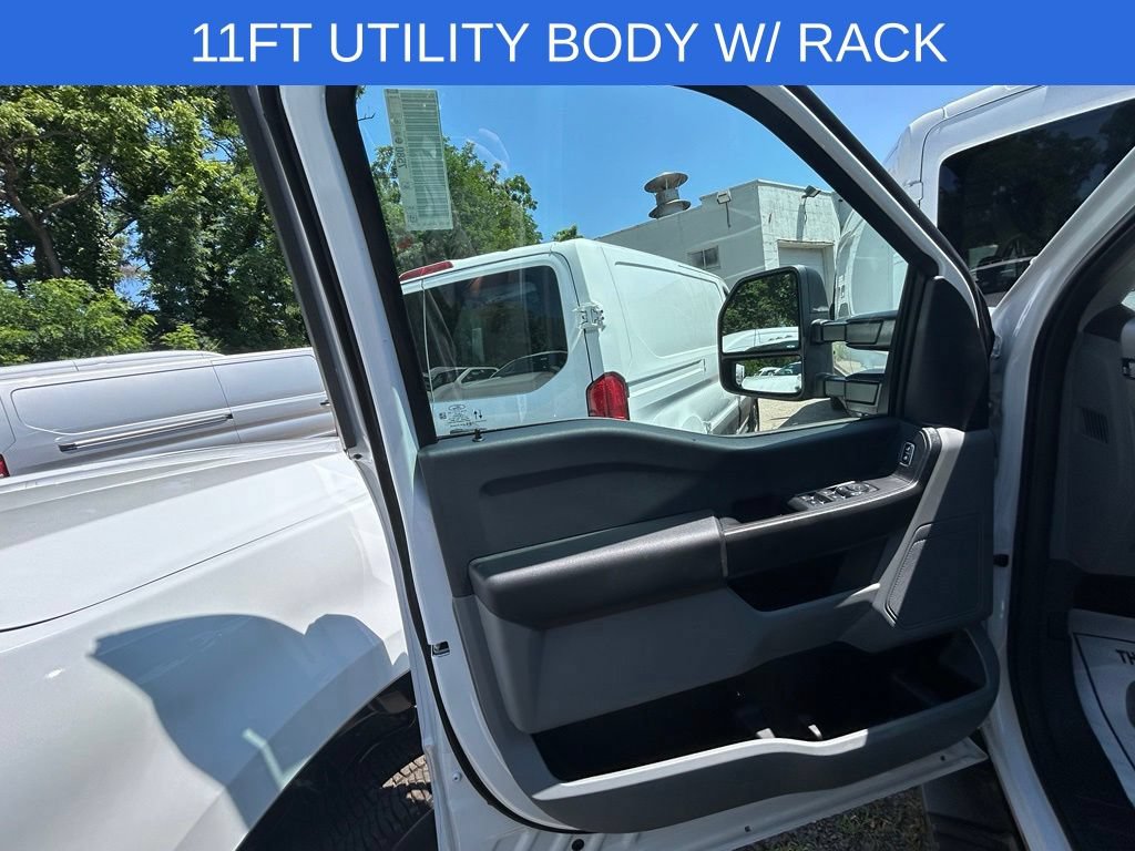 New 2026 Ford F550 4x4 Crew Cab image 14