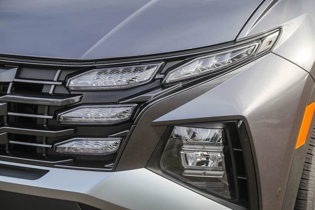Certified 2025 Hyundai Tucson SEL AWD/4WD image 8
