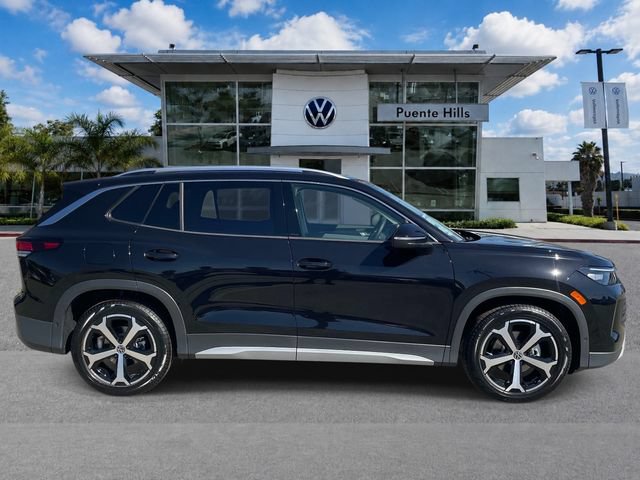 New 2026 Volkswagen Tiguan SE FWD image 3