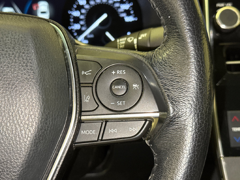 Used 2020 Toyota Avalon XLE FWD image 33