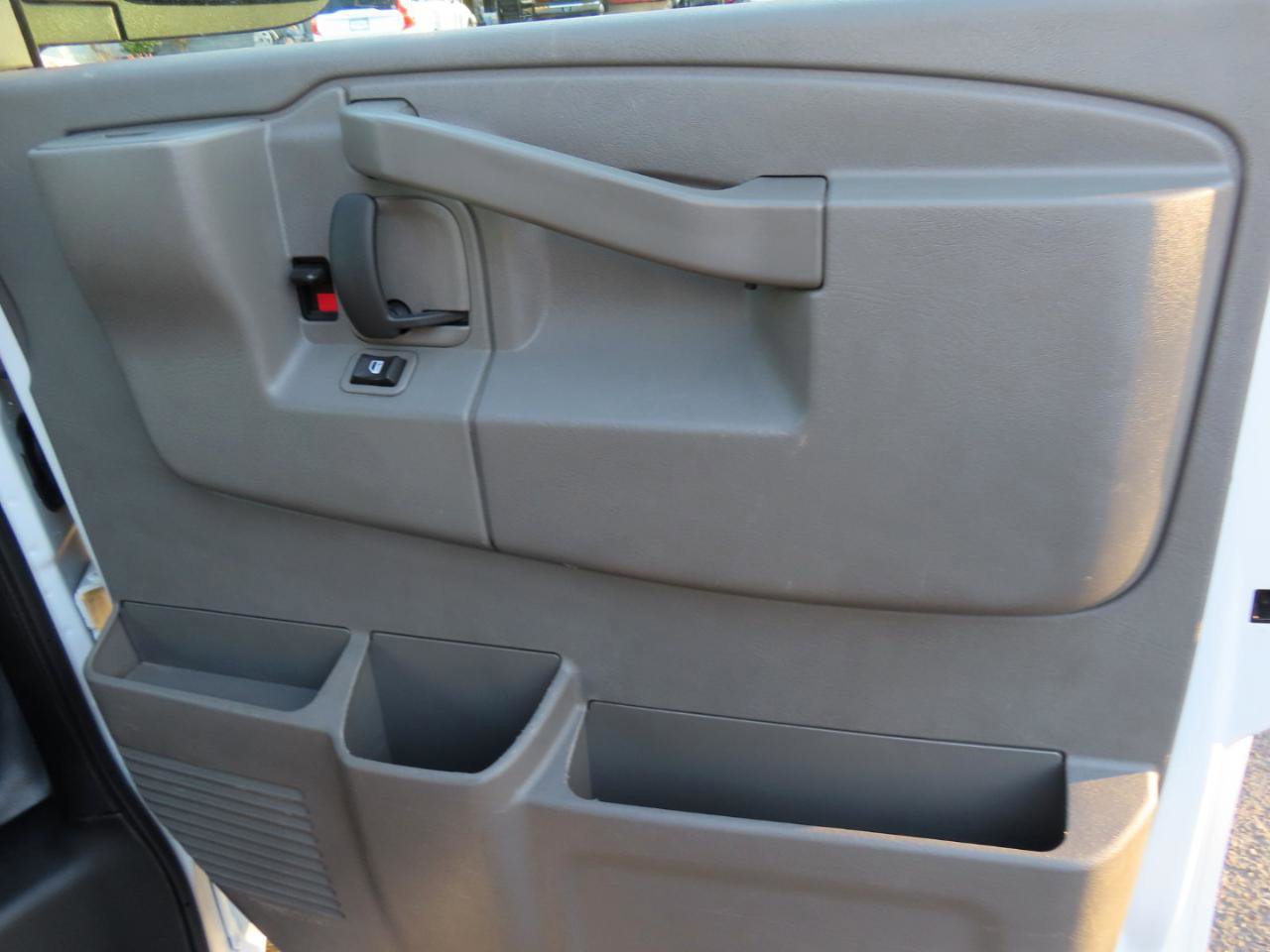 Used 2019 Chevrolet Express 3500 w/ Driver Convenience Package RWD image 22