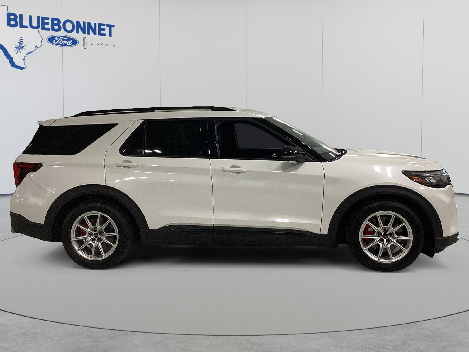 Used 2025 Ford Explorer ST RWD image 4