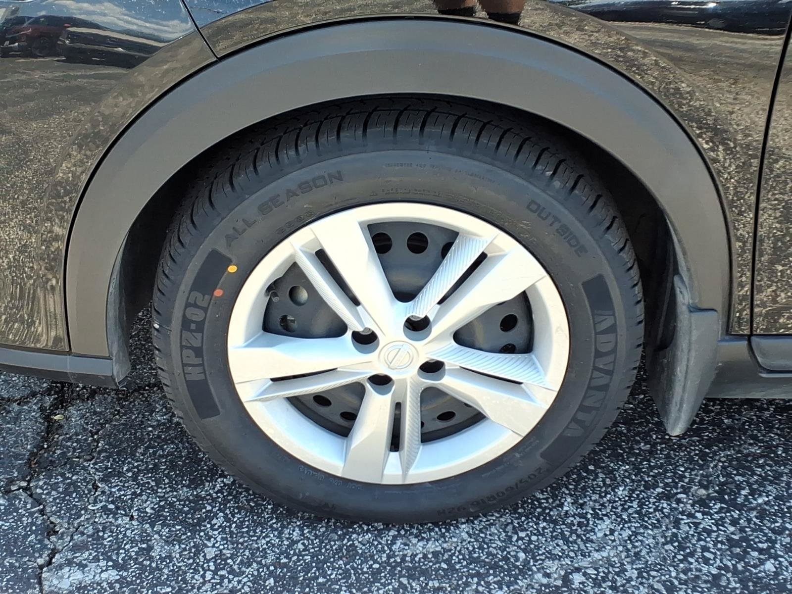 Used 2024 Nissan Kicks S FWD image 31