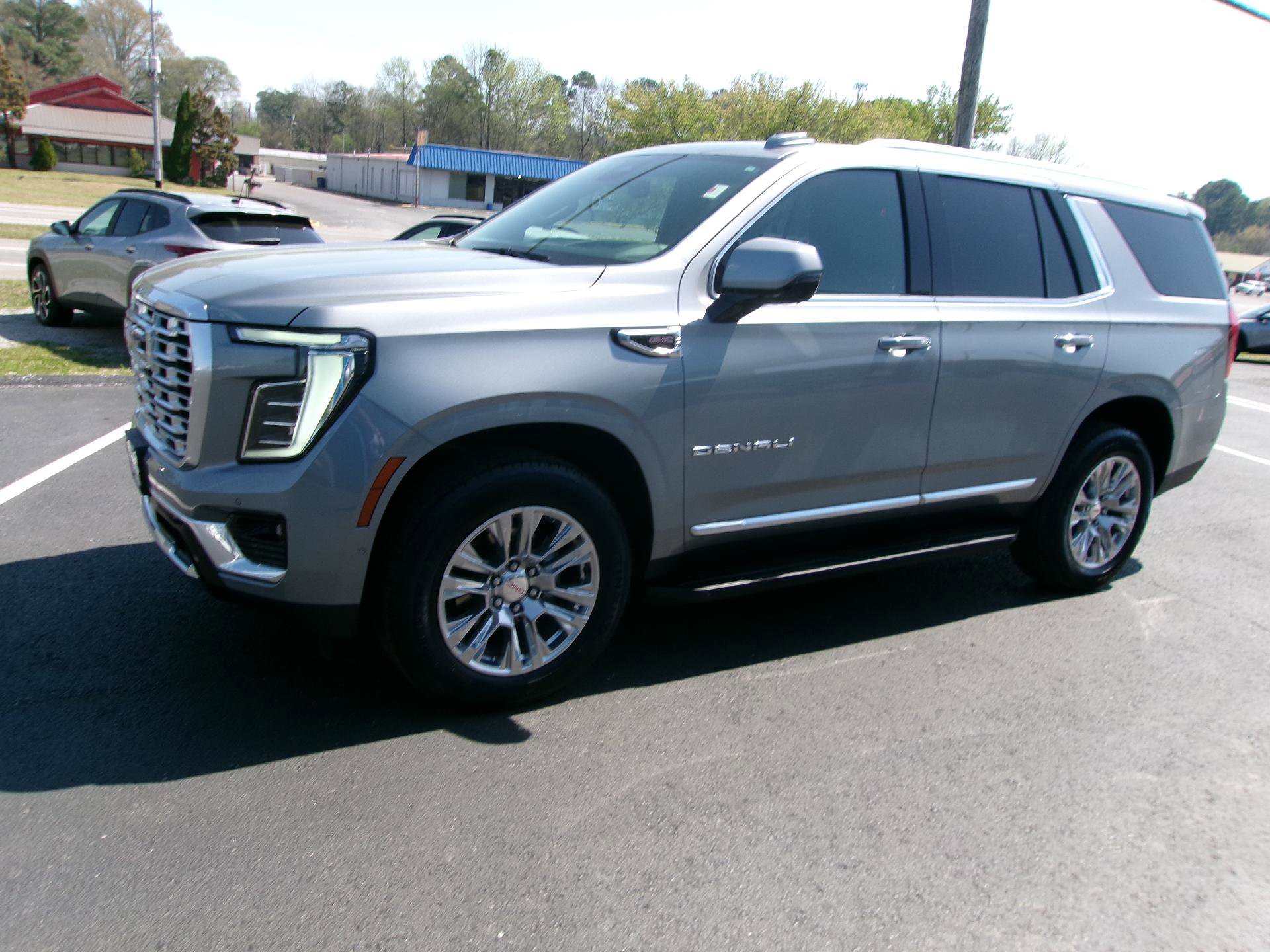 Used 2025 GMC Yukon Denali image 7