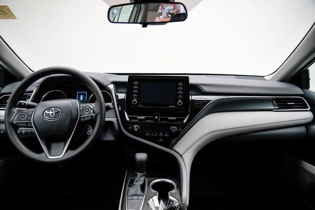Used 2023 Toyota Camry LE image 18