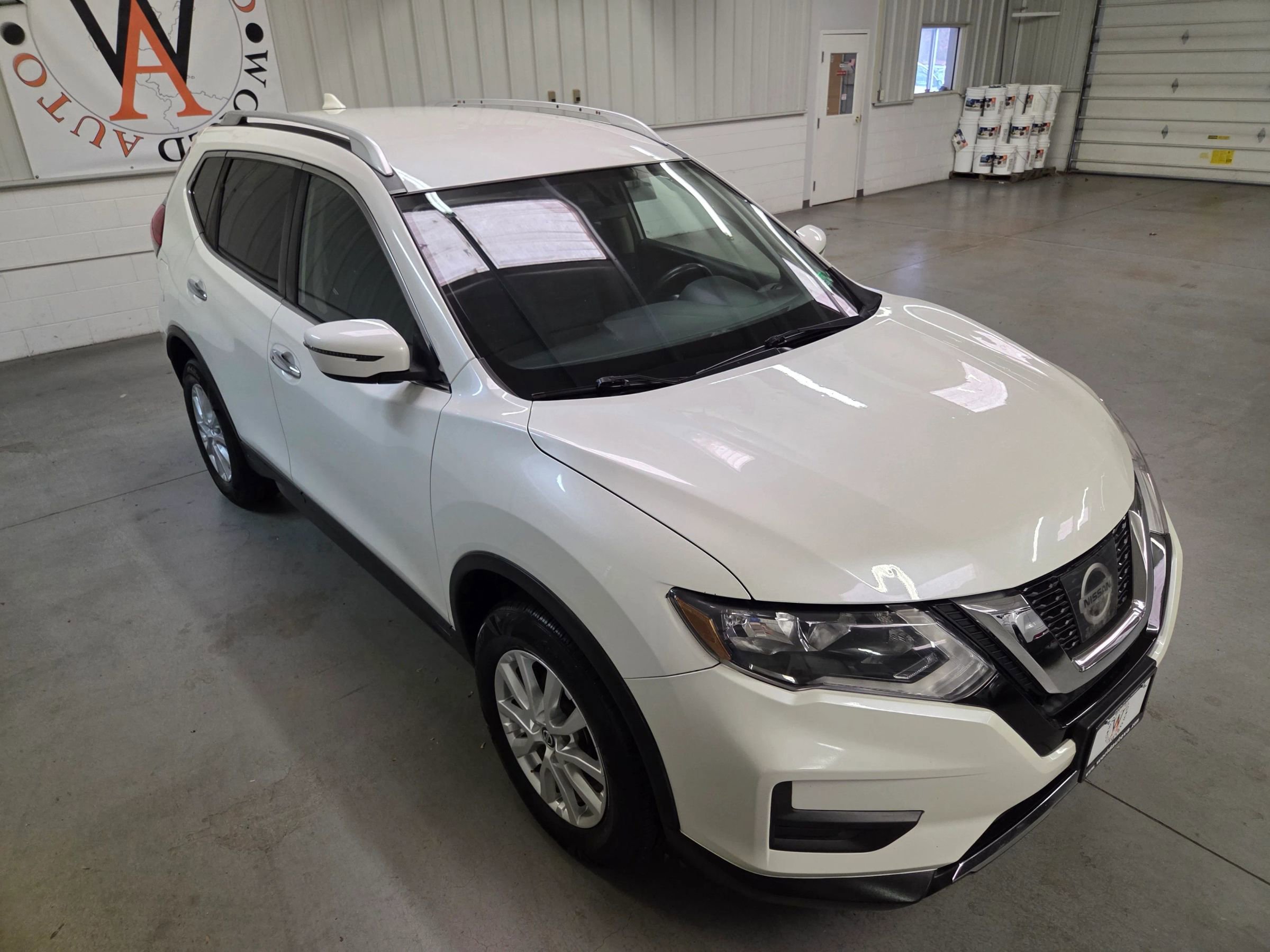 Used 2017 Nissan Rogue SV image 11