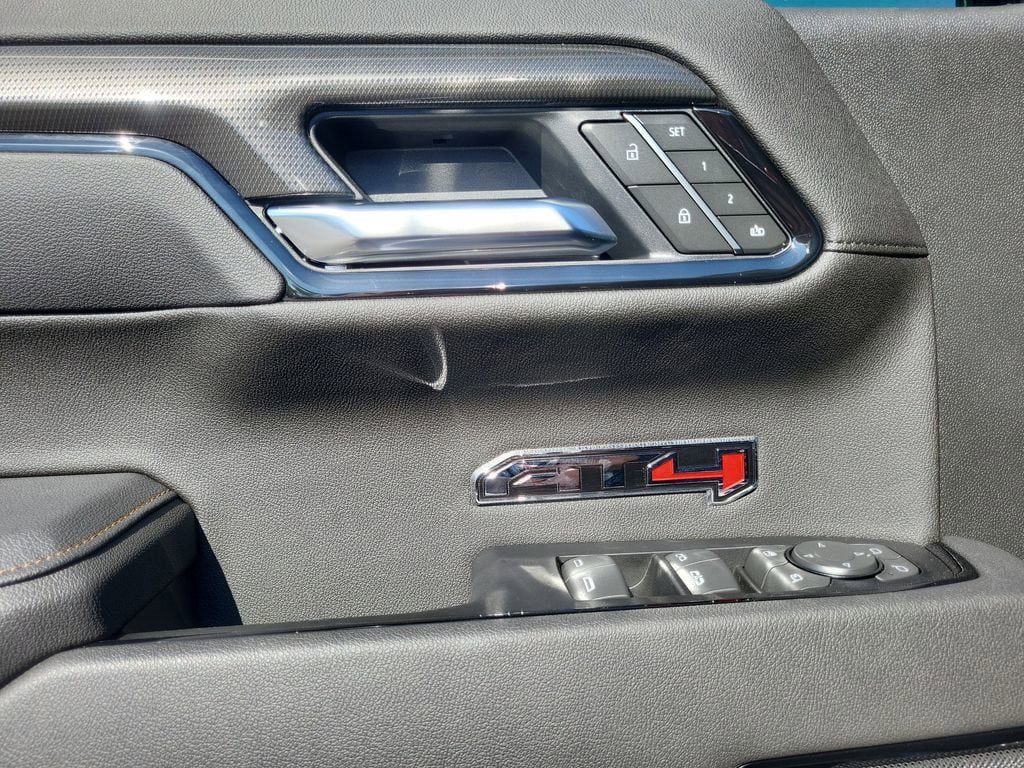 New 2025 GMC Sierra 1500 AT4 w/ AT4 Premium Package AWD/4WD image 11