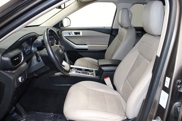Used 2021 Ford Explorer Limited image 11