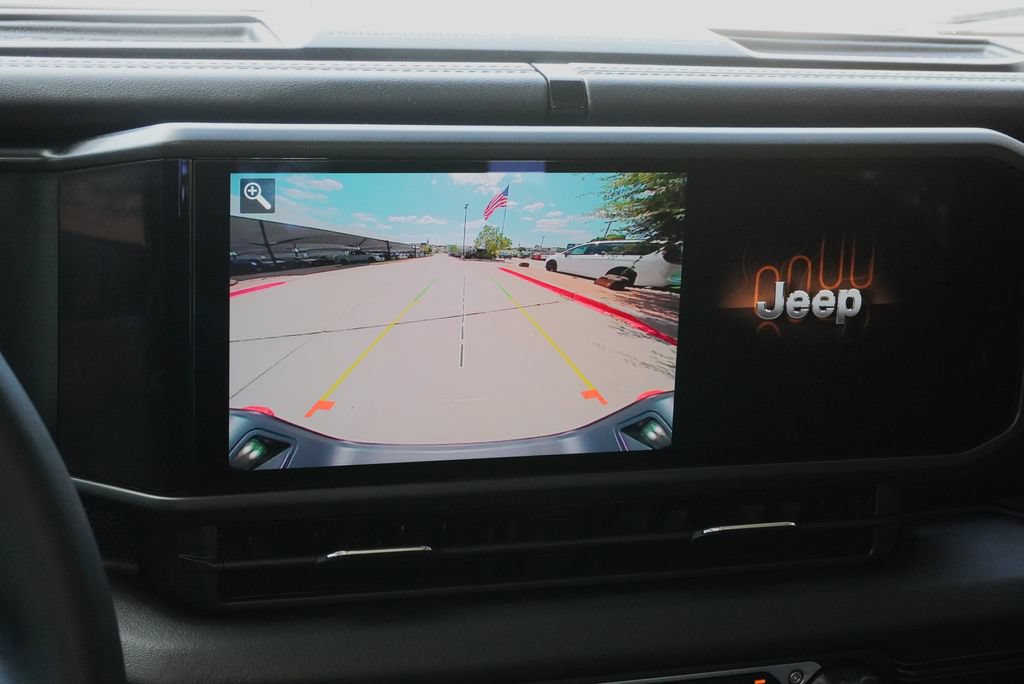 Used 2025 Jeep Gladiator Mojave w/ Convenience Group AWD/4WD image 13