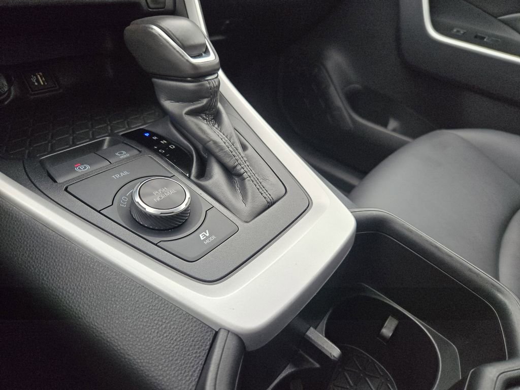 Certified 2025 Toyota RAV4 XLE Premium image 22