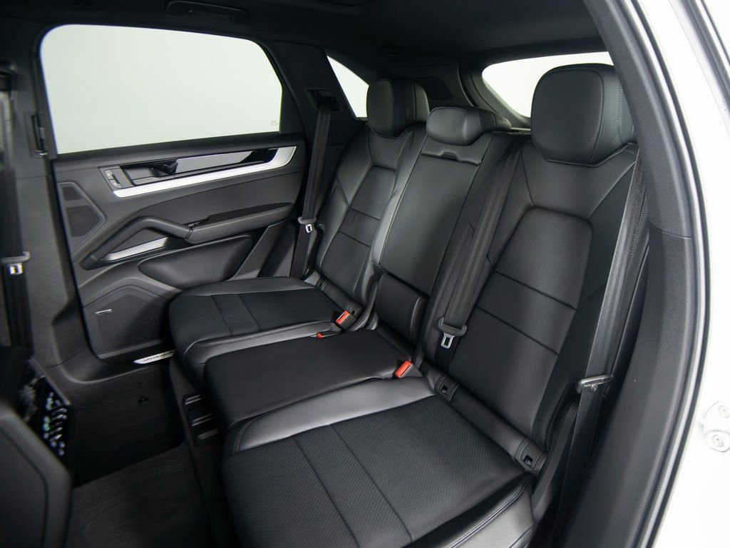 New 2026 Porsche Cayenne image 37