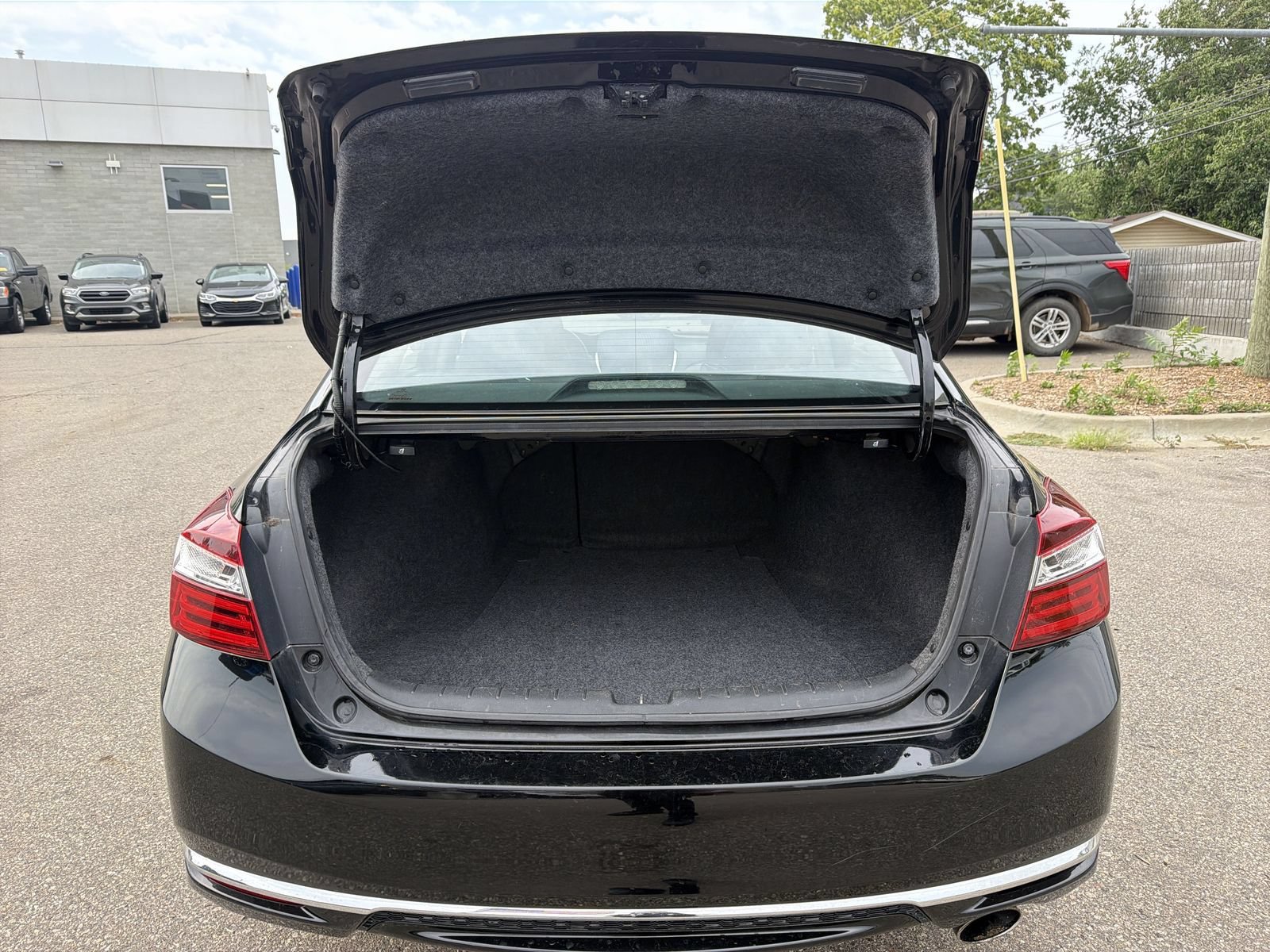Used 2016 Honda Accord EX image 34