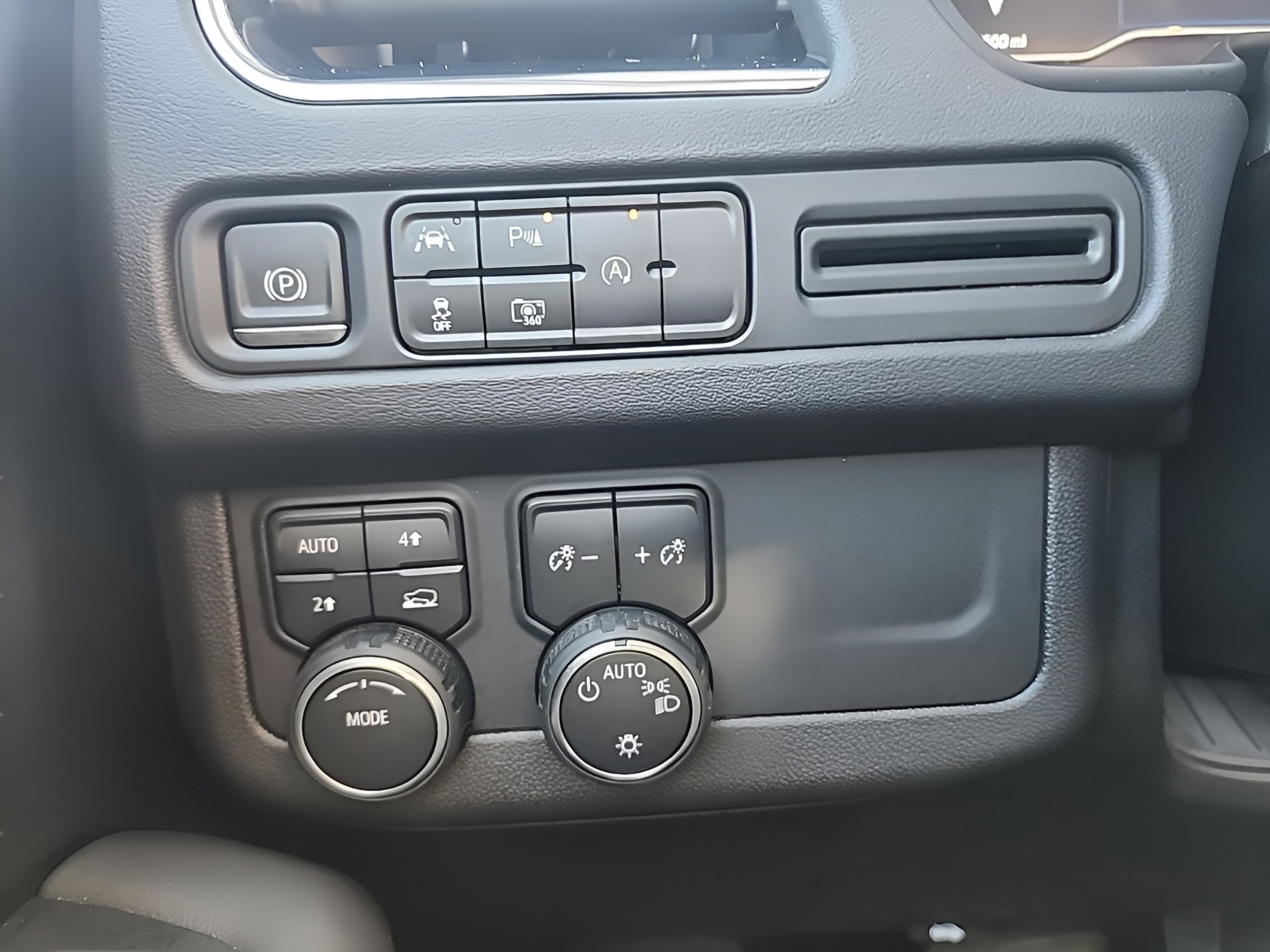 Used 2023 Chevrolet Tahoe LT w/ Luxury Package image 22