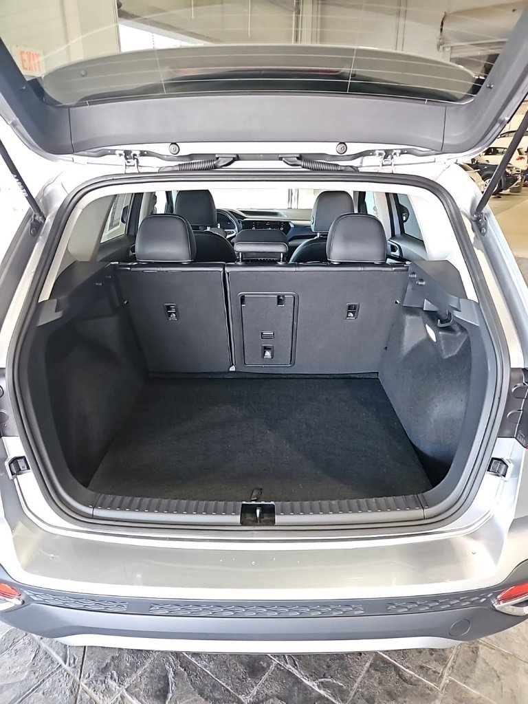 Used 2024 Volkswagen Taos SE image 18