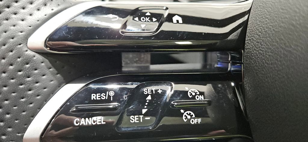 Used 2025 Mercedes-Benz C 36 AMG S image 28