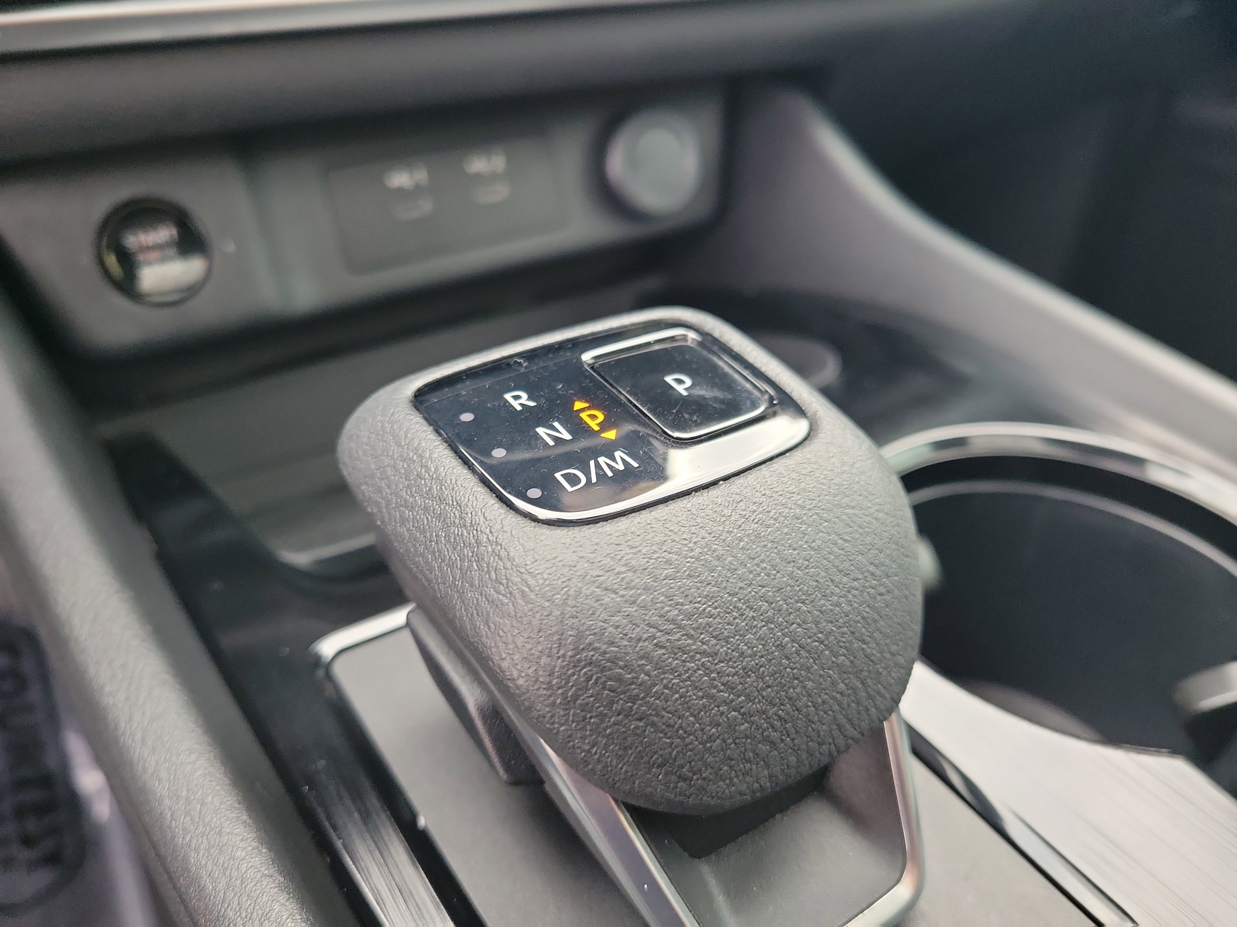 Used 2024 Nissan Rogue SV w/ SV Premium Package image 34