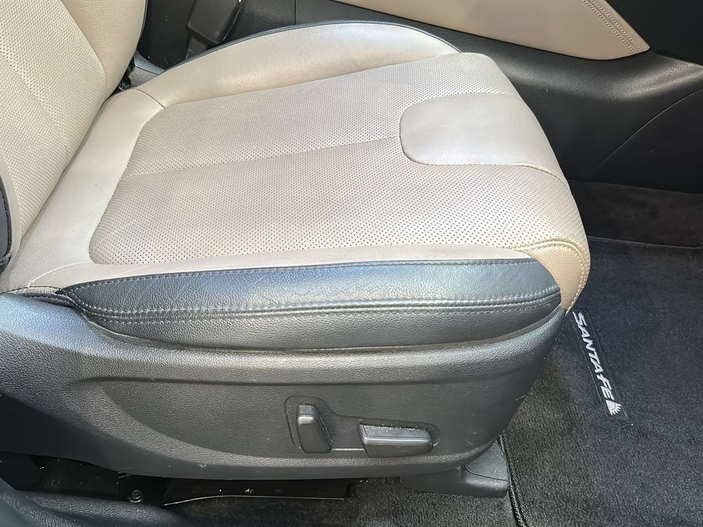 Used 2020 Hyundai Santa Fe SEL FWD image 20