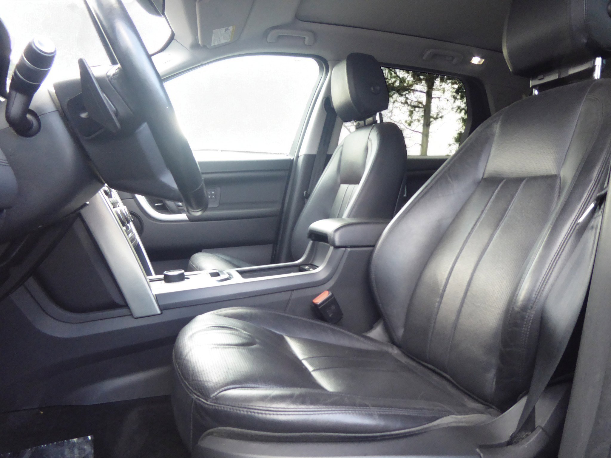Used 2018 Land Rover Discovery Sport HSE image 13