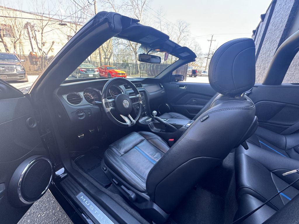 Used 2013 Ford Mustang GT Premium w/ Security Pkg RWD image 11