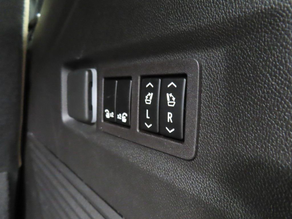 Used 2023 Chevrolet Tahoe Premier w/ Advanced Technology Package AWD/4WD image 44