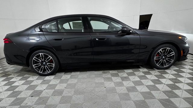 New 2026 BMW 550e xDrive w/ Premium Package image 8
