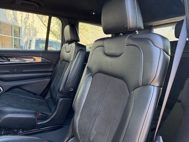 Used 2021 Jeep Grand Cherokee L Laredo image 9