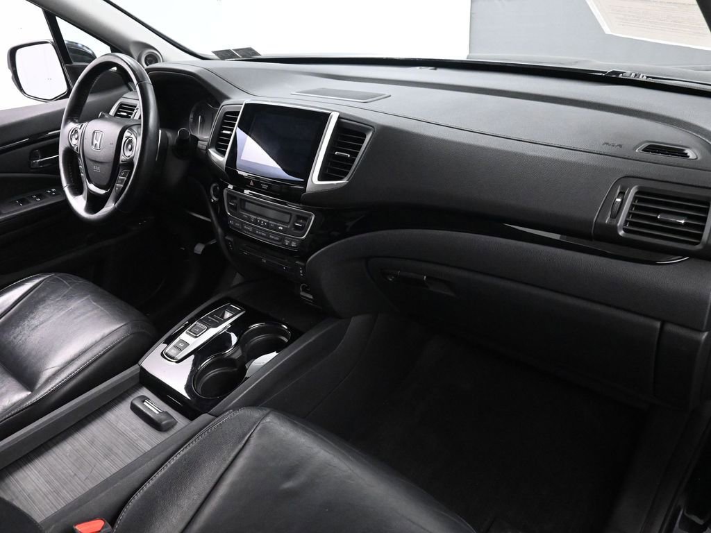Used 2016 Honda Pilot Touring image 26