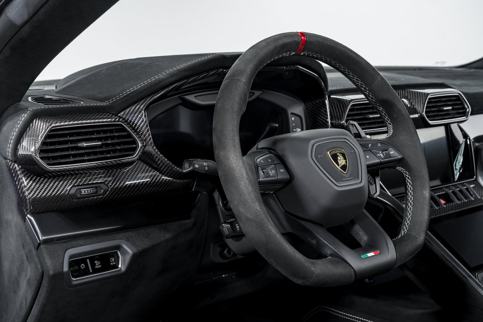 Used 2023 Lamborghini Urus Performante AWD/4WD image 14