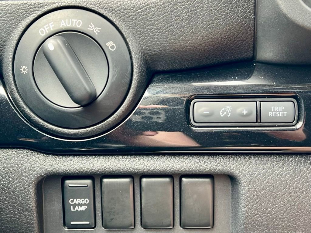 Used 2023 Nissan Titan SV image 26