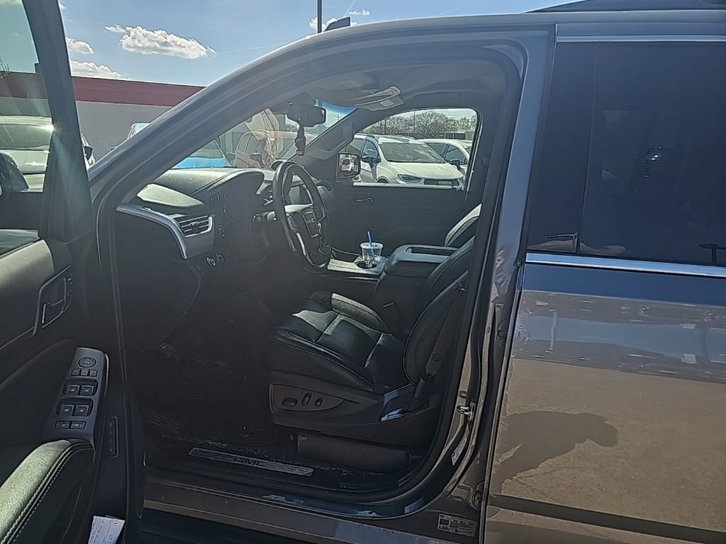 Used 2019 GMC Yukon XL SLT image 17
